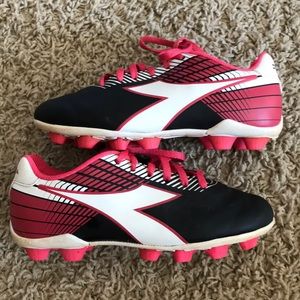 Diadora Soccer Cleats Sz 2 youth